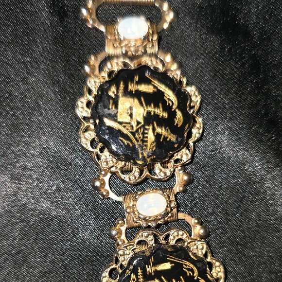 Elegant Gold and Black Women's Bracelet - Picture 8 of 9